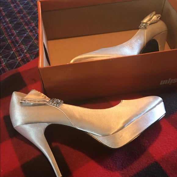 Silver Satin, Brand New Unlisted Heels - Picture 5 of 5